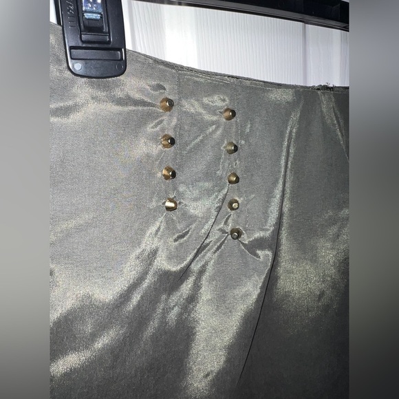💚 NWT! Olive Green Studded Taffeta Miniskirt - Picture 4 of 6